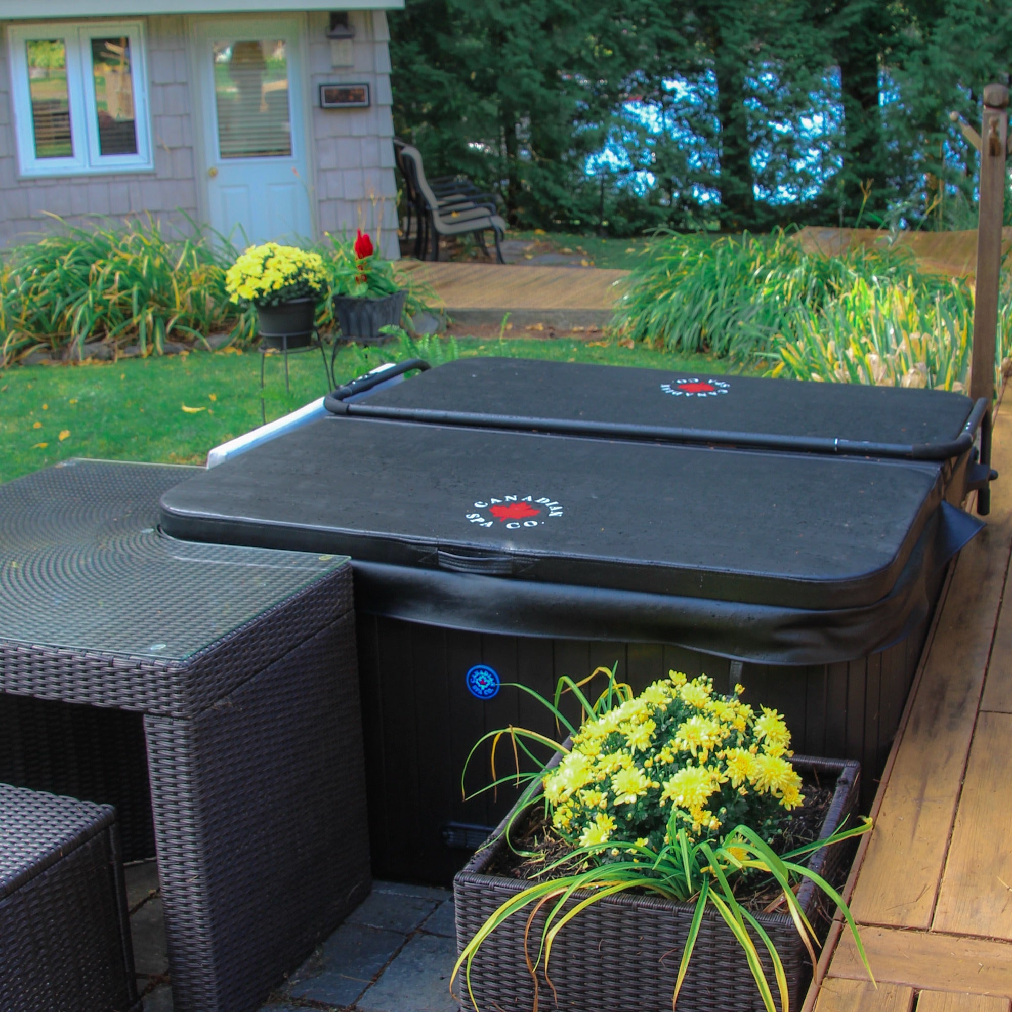 Canadian Spa Saskatoon 4-Person 12-Jet Portable Hot Tub KH-10084