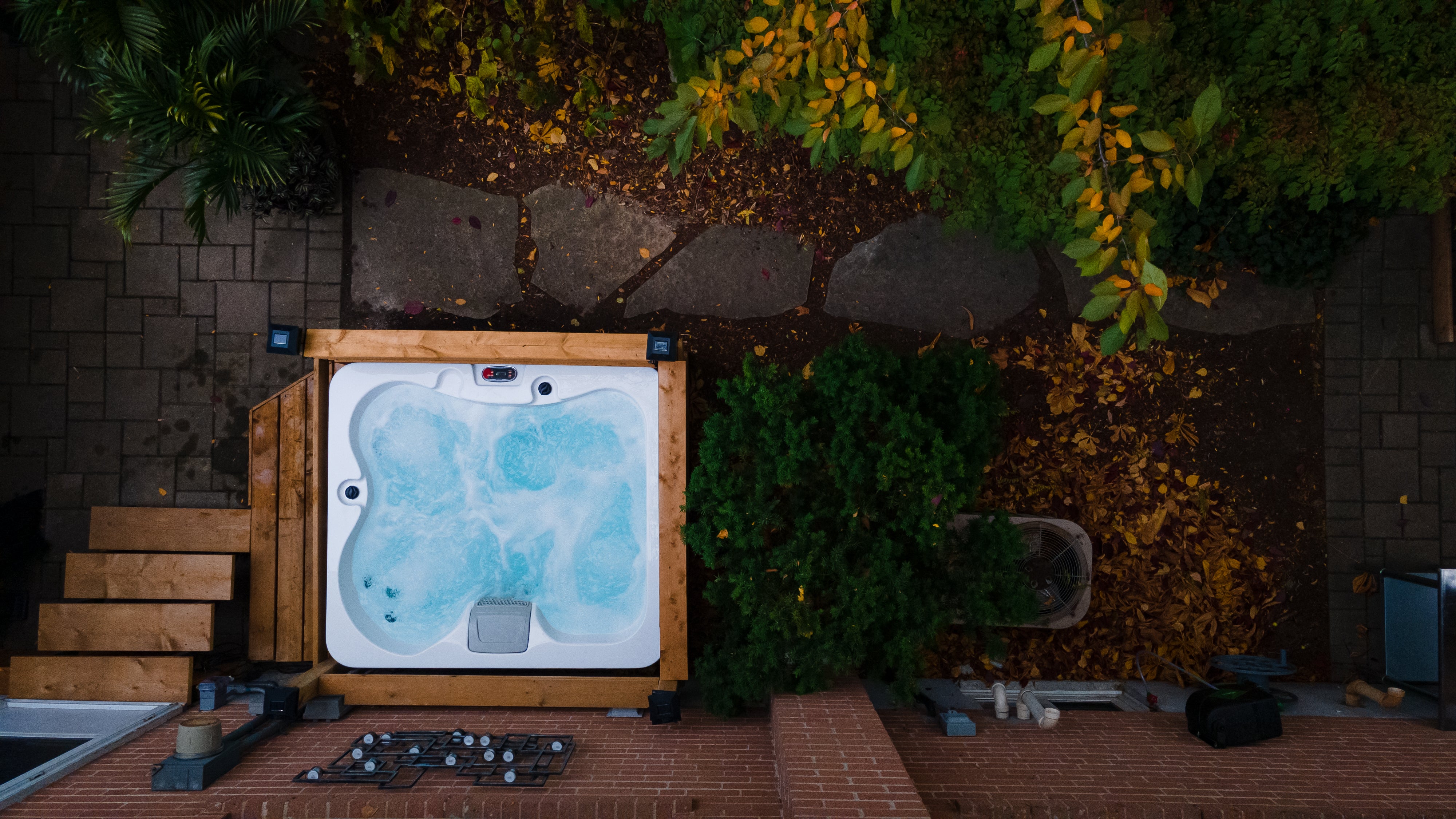 Canadian Spa Manitoba 4-Person 15-Jet Portable Hot Tub KH-10127