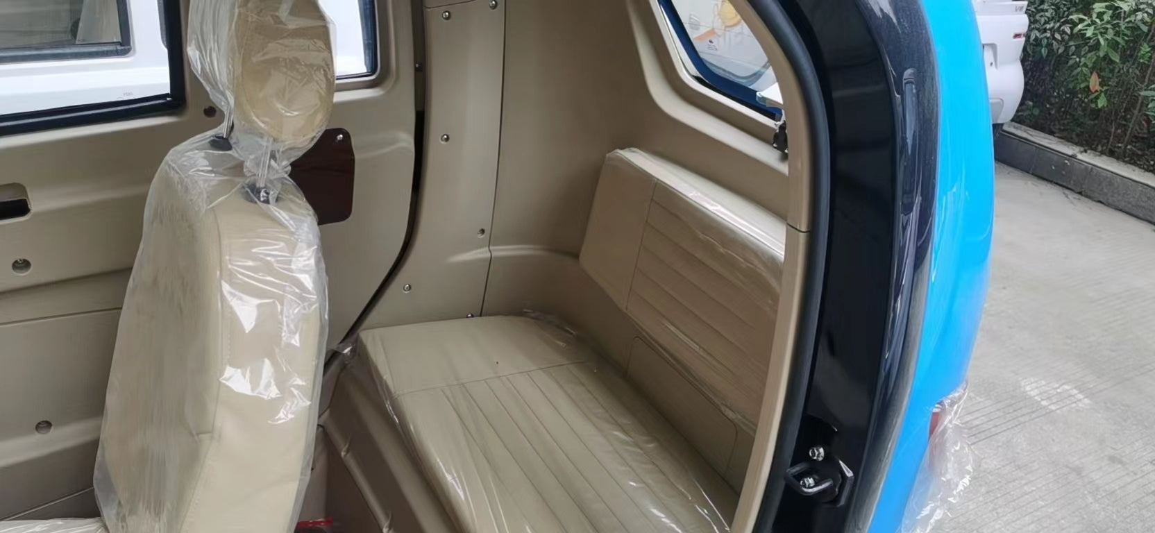 GIO Golf Enclosed Mobility Scooter GGMB