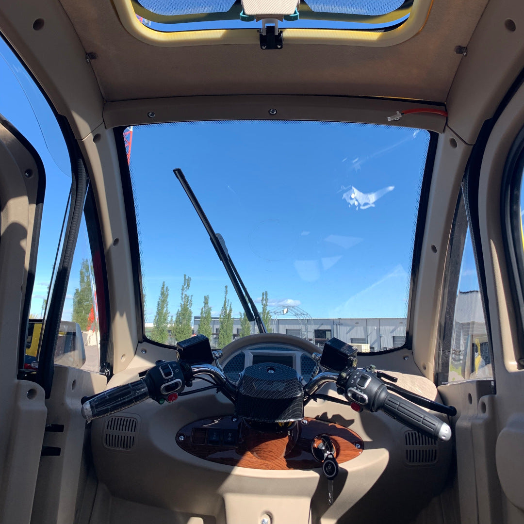 GIO Golf Enclosed Mobility Scooter GGMB