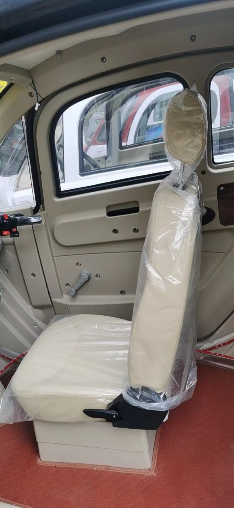 GIO Golf Enclosed Mobility Scooter GGMB