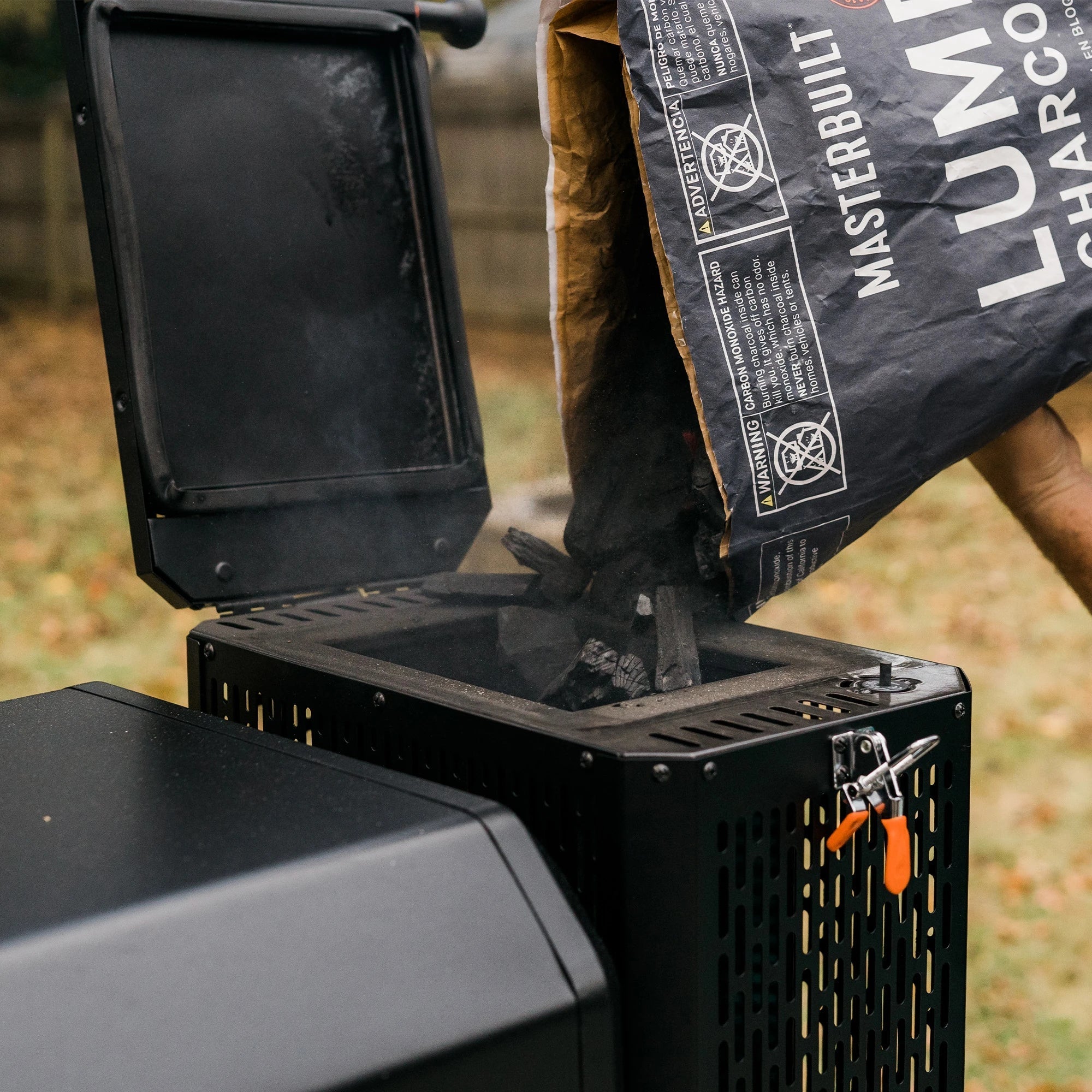 Masterbuilt® Gravity Series™ 800 Digital Charcoal Griddle, Grill and Smoker