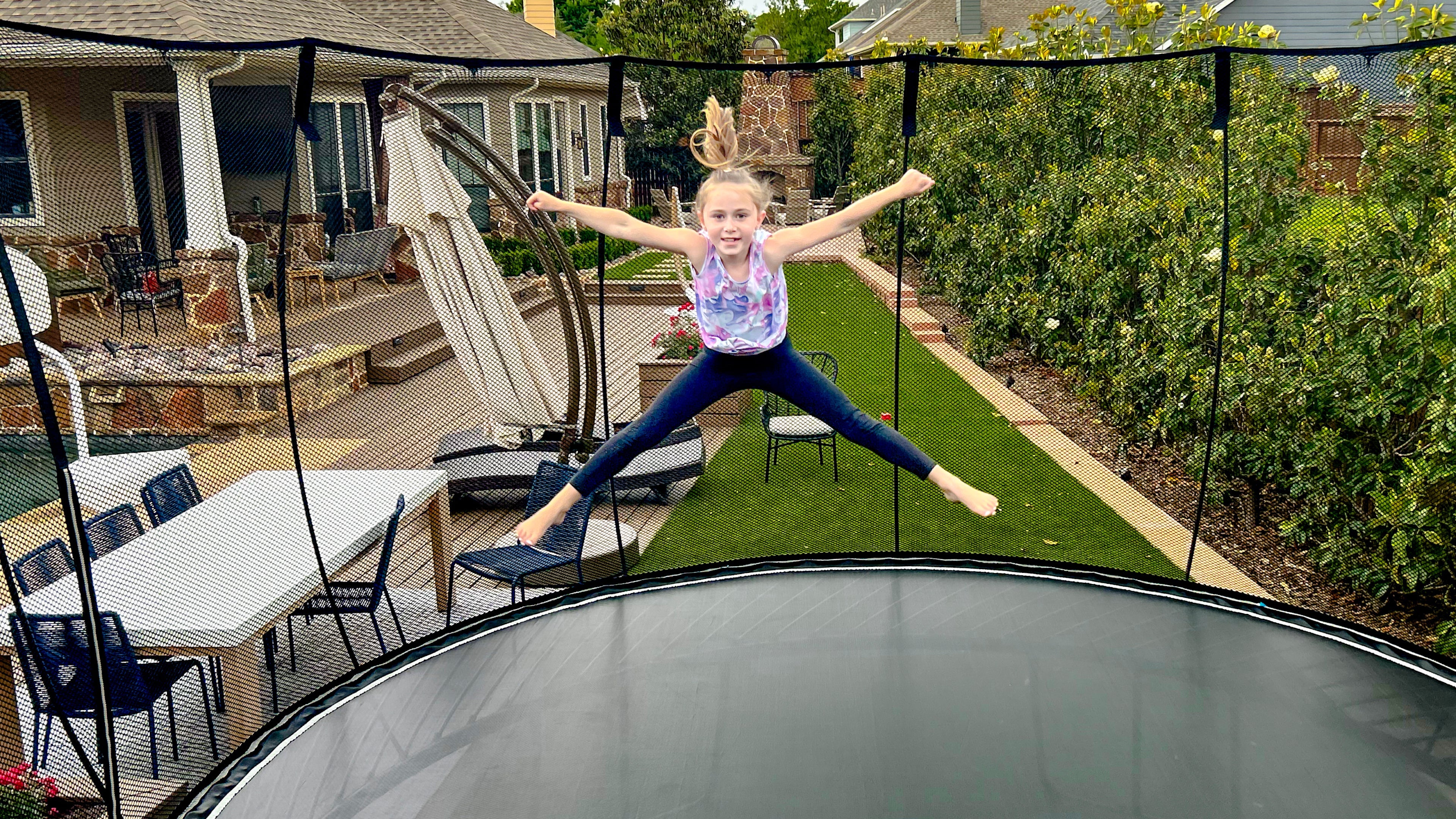 Springfree Jumbo Oval Trampoline O200